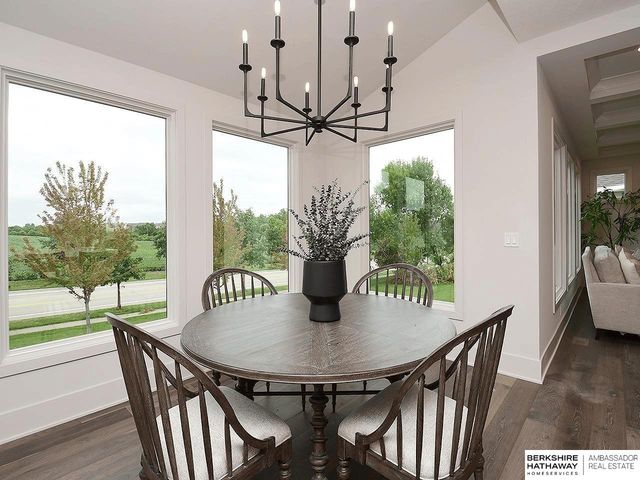 11720 Superior Drive, Papillion, NE 68046