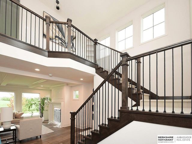 11720 Superior Drive, Papillion, NE 68046