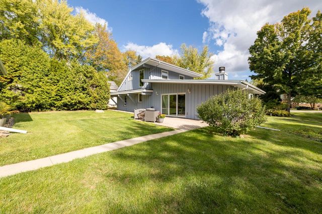 4705 Highland Park DRIVE, Slinger, WI 53086
