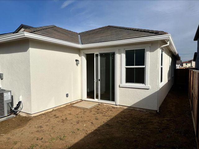 10283 Garmont Way, Elk Grove, CA 95757