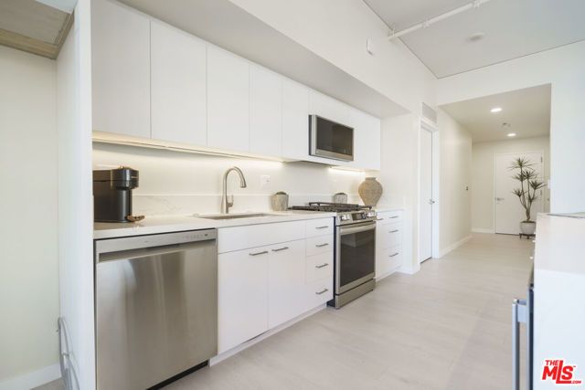 1100 S Hope Street 716, Los Angeles, CA 90015