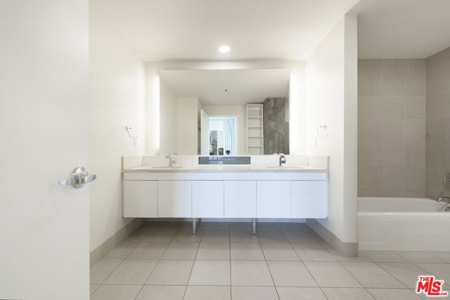 1100 S Hope Street 716, Los Angeles, CA 90015