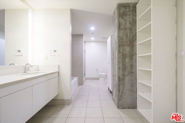 1100 S Hope Street 716, Los Angeles, CA 90015