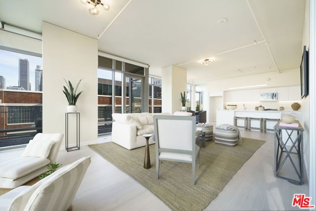 1100 S Hope Street 716, Los Angeles, CA 90015