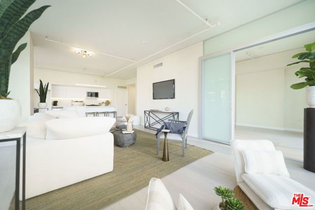 1100 S Hope Street 716, Los Angeles, CA 90015