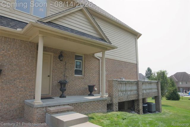 916 Majestic, Rochester Hills, MI 48306