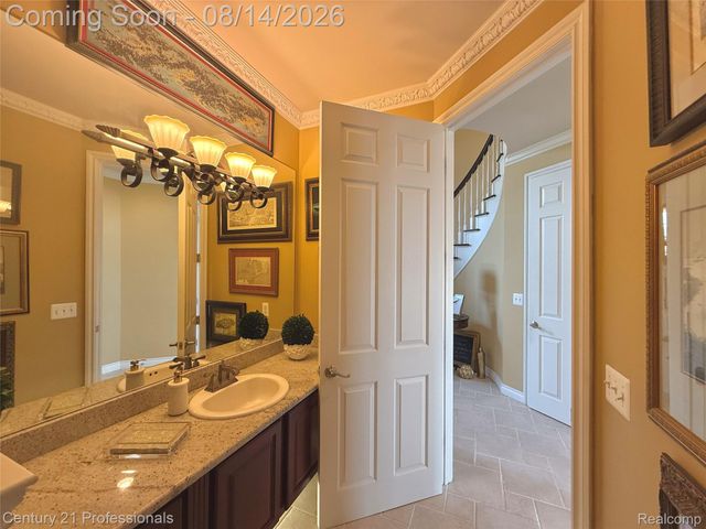 916 Majestic, Rochester Hills, MI 48306