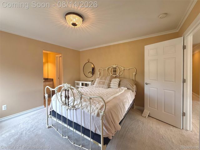 916 Majestic, Rochester Hills, MI 48306