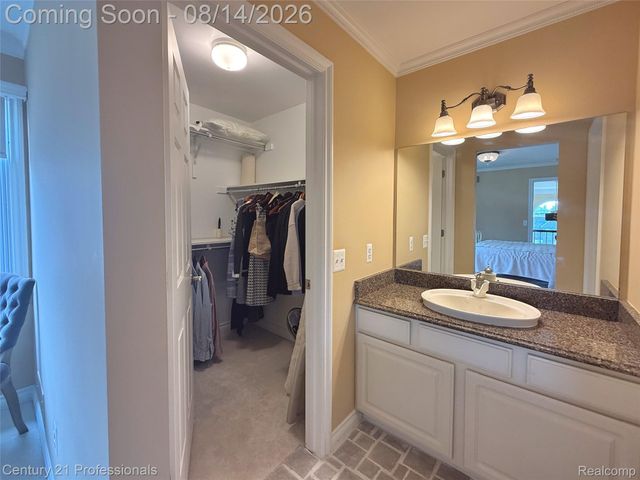 916 Majestic, Rochester Hills, MI 48306