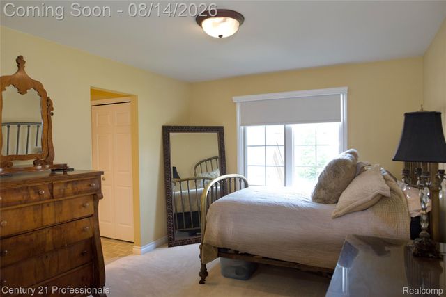 916 Majestic, Rochester Hills, MI 48306