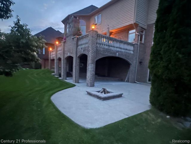 916 Majestic, Rochester Hills, MI 48306