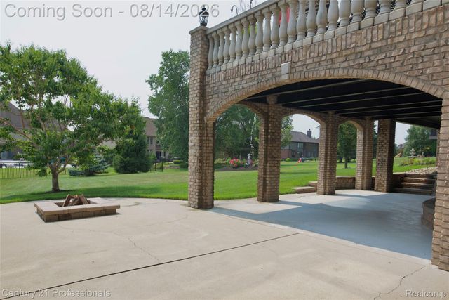 916 Majestic, Rochester Hills, MI 48306