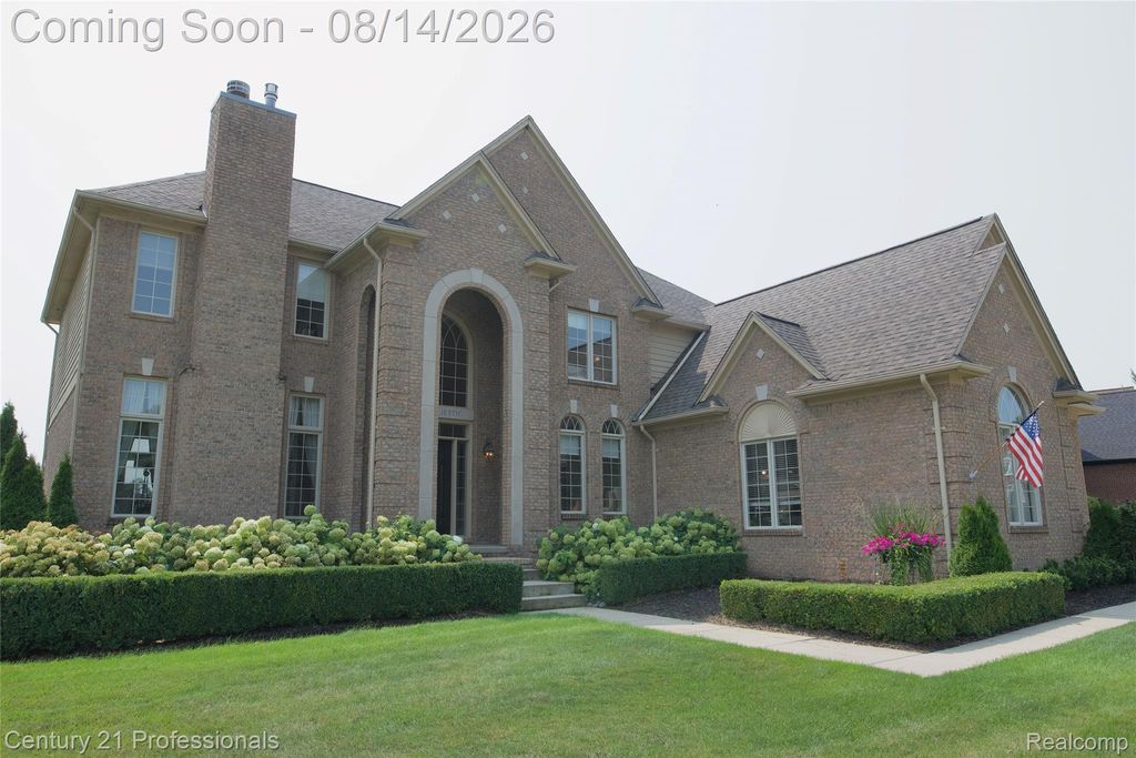916 Majestic, Rochester Hills, MI 48306