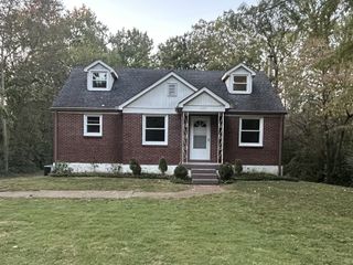 2905 Ironwood Dr, Nashville, TN 37214