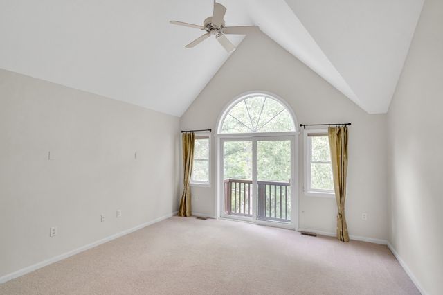 243 Bishops Forest Dr 243, Waltham, MA 02452