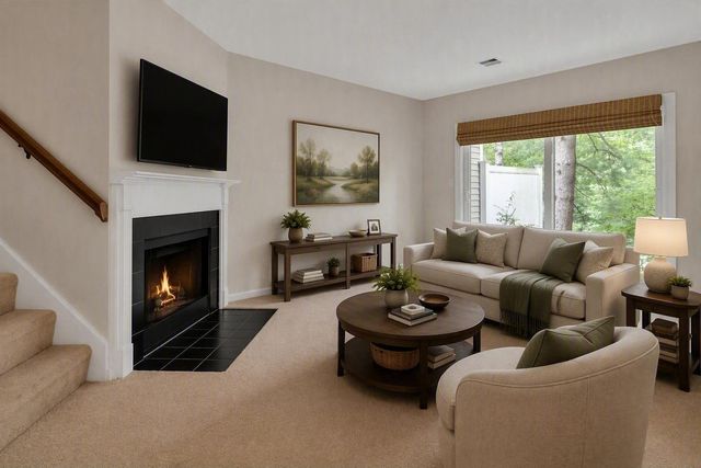 243 Bishops Forest Dr 243, Waltham, MA 02452