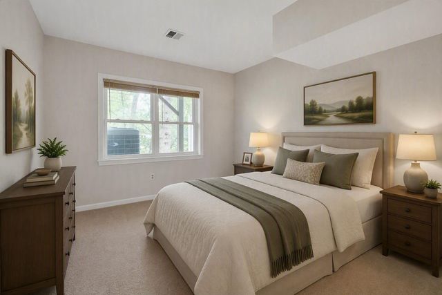 243 Bishops Forest Dr 243, Waltham, MA 02452