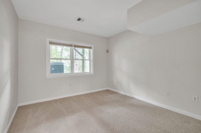 243 Bishops Forest Dr 243, Waltham, MA 02452