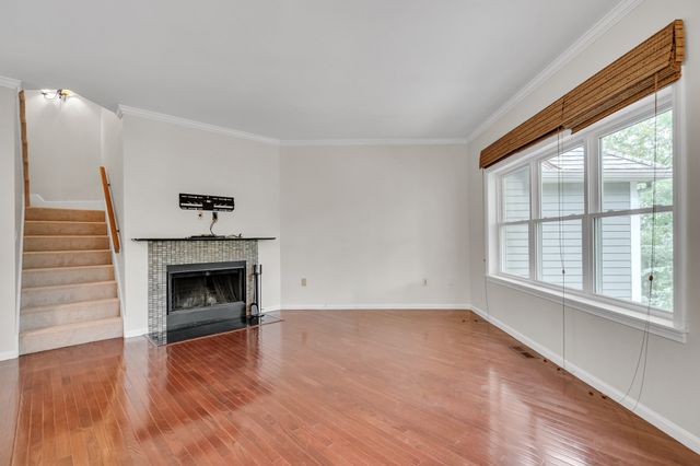 243 Bishops Forest Dr 243, Waltham, MA 02452