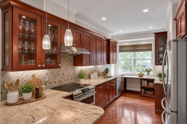 243 Bishops Forest Dr 243, Waltham, MA 02452