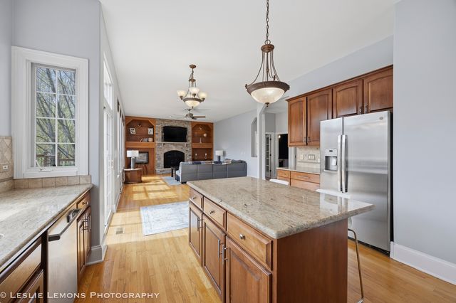 492 Bond Drive, Batavia, IL 60510