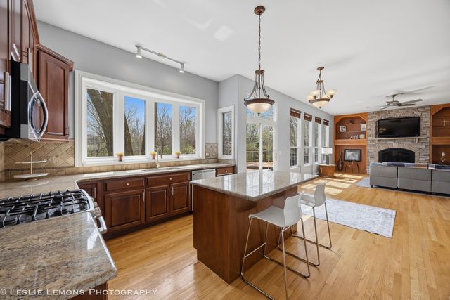 492 Bond Drive, Batavia, IL 60510