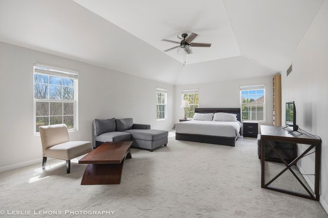 492 Bond Drive, Batavia, IL 60510