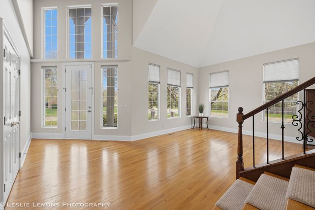 492 Bond Drive, Batavia, IL 60510