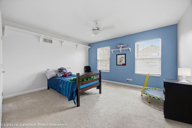 492 Bond Drive, Batavia, IL 60510