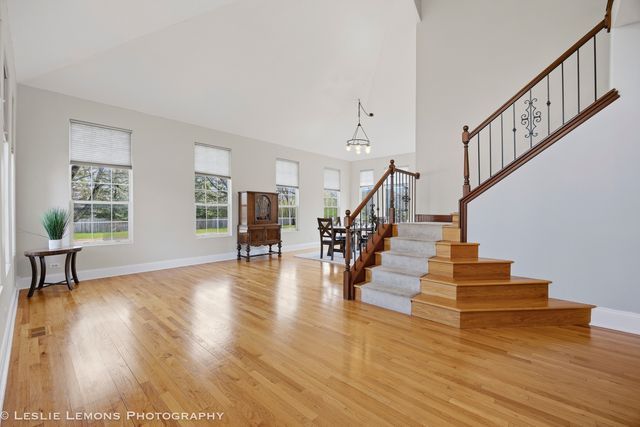 492 Bond Drive, Batavia, IL 60510