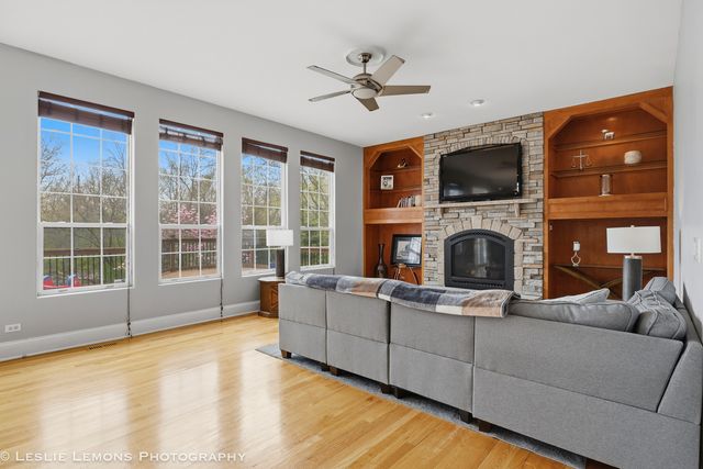 492 Bond Drive, Batavia, IL 60510