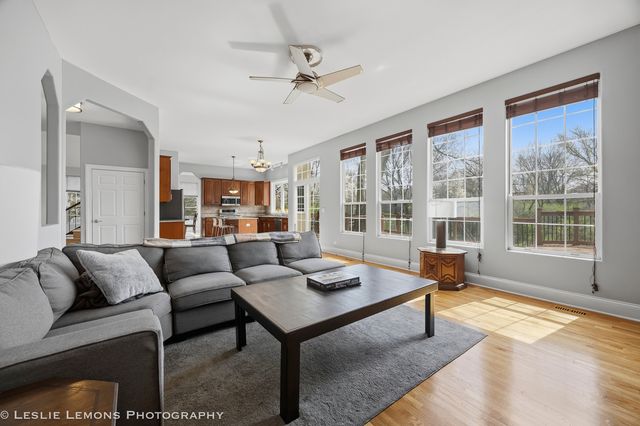 492 Bond Drive, Batavia, IL 60510