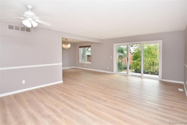 2463 Mulberry Square, Bloomfield Hills, MI 48302