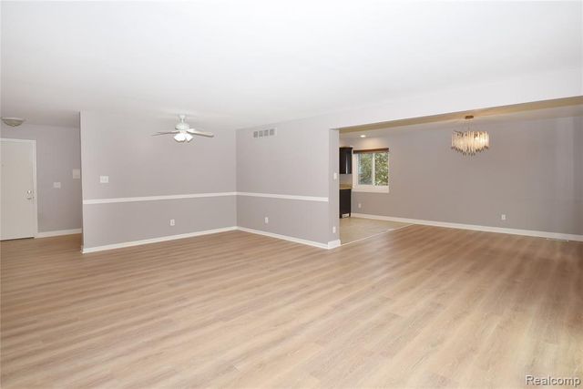 2463 Mulberry Square, Bloomfield Hills, MI 48302