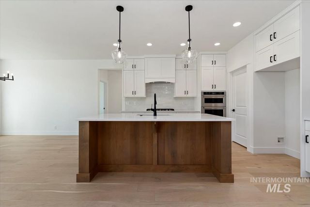 11134 S Corballis Ln, Kuna, ID 83634