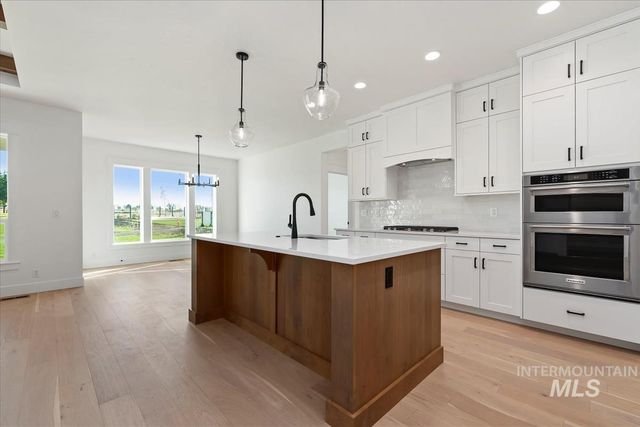 11134 S Corballis Ln, Kuna, ID 83634