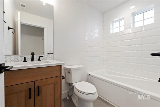 11134 S Corballis Ln, Kuna, ID 83634