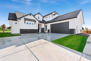 11134 S Corballis Ln, Kuna, ID 83634