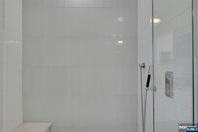 9 Somerset Lane 107, Edgewater, NJ 07020