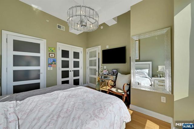 9 Somerset Lane 107, Edgewater, NJ 07020