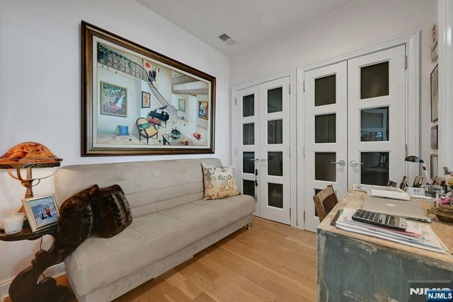 9 Somerset Lane 107, Edgewater, NJ 07020