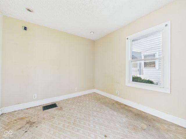 705 E 27th Street, Anderson, IN 46016