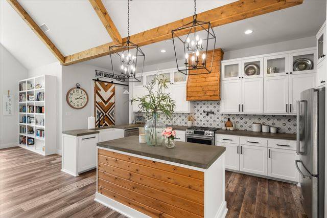 216 Beaver Creek Run, Texarkana, TX 75501