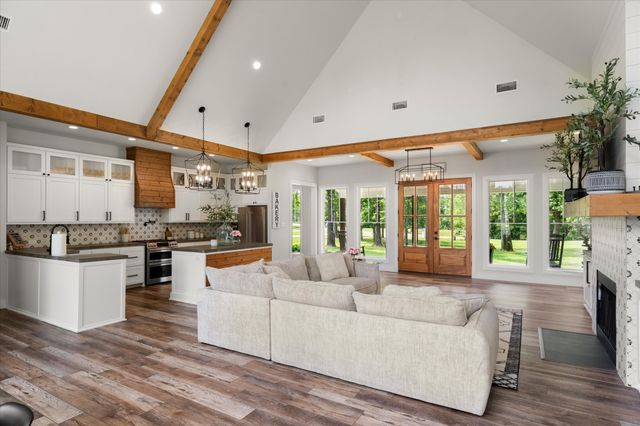 216 Beaver Creek Run, Texarkana, TX 75501