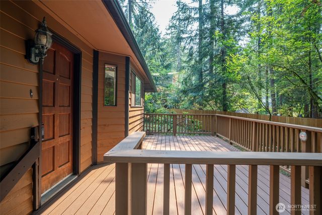 140 N Dow Creek Drive, Hoodsport, WA 98548