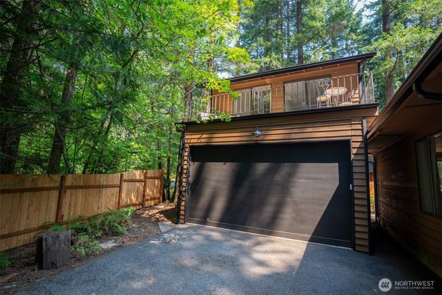 140 N Dow Creek Drive, Hoodsport, WA 98548
