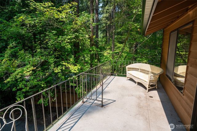 140 N Dow Creek Drive, Hoodsport, WA 98548