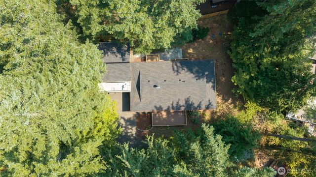 140 N Dow Creek Drive, Hoodsport, WA 98548