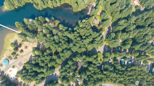 140 N Dow Creek Drive, Hoodsport, WA 98548