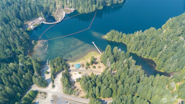140 N Dow Creek Drive, Hoodsport, WA 98548